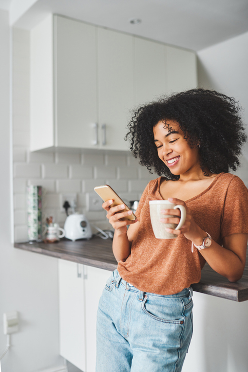 Turn on the day with coffee and social media